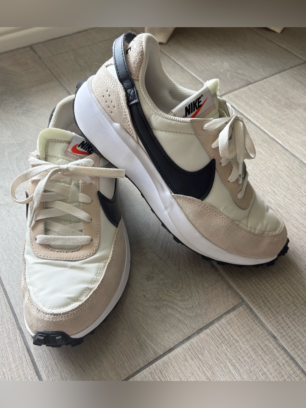Nike Women's Waffle-Size 8